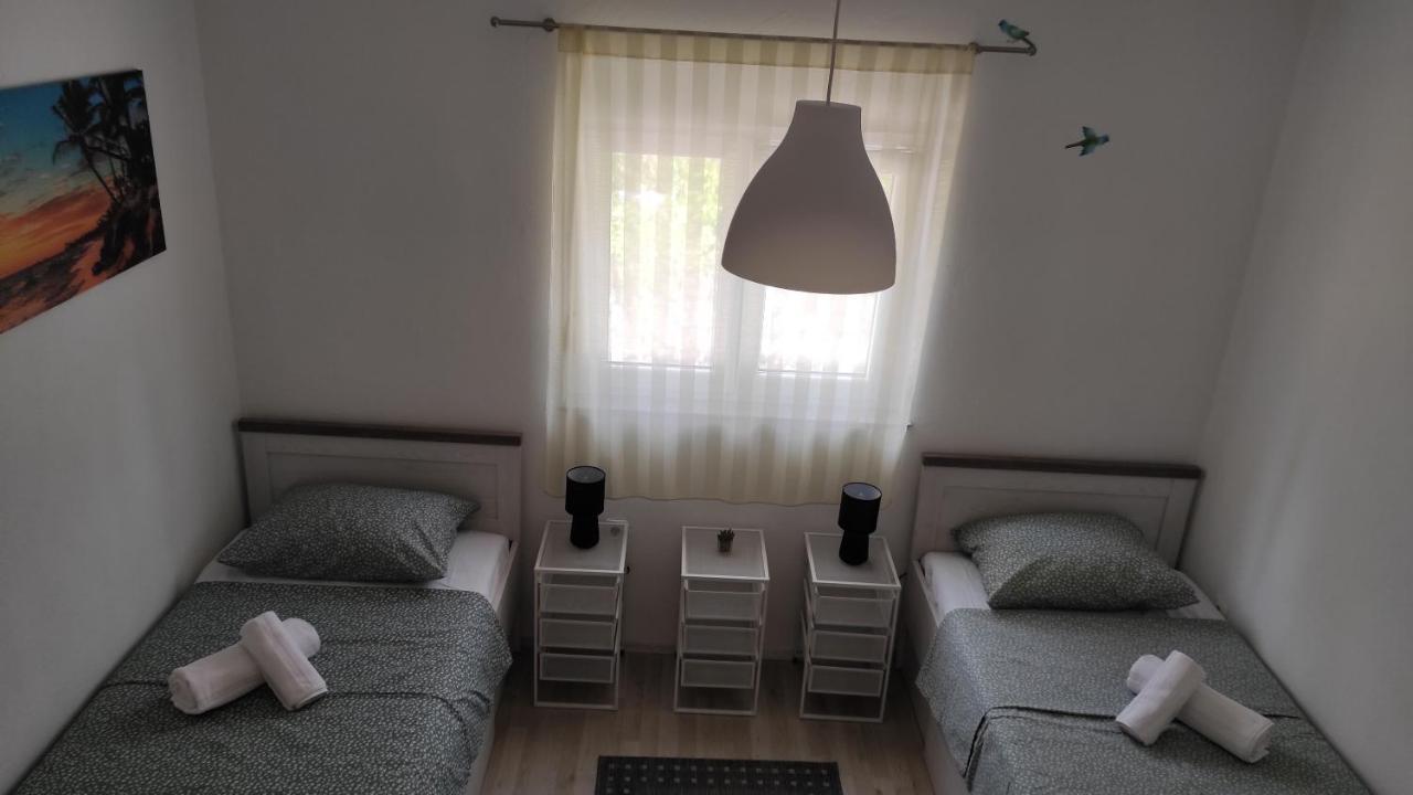 Вилла Kuca Za Odmor Bebic, Kremena Клек Экстерьер фото